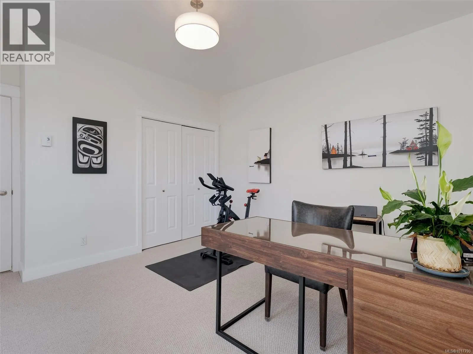 569 Caselton Pl