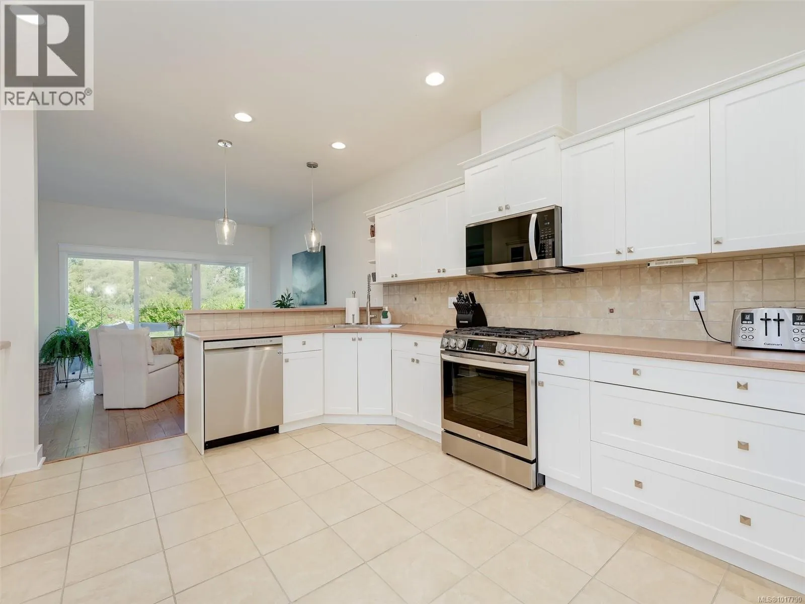 569 Caselton Pl