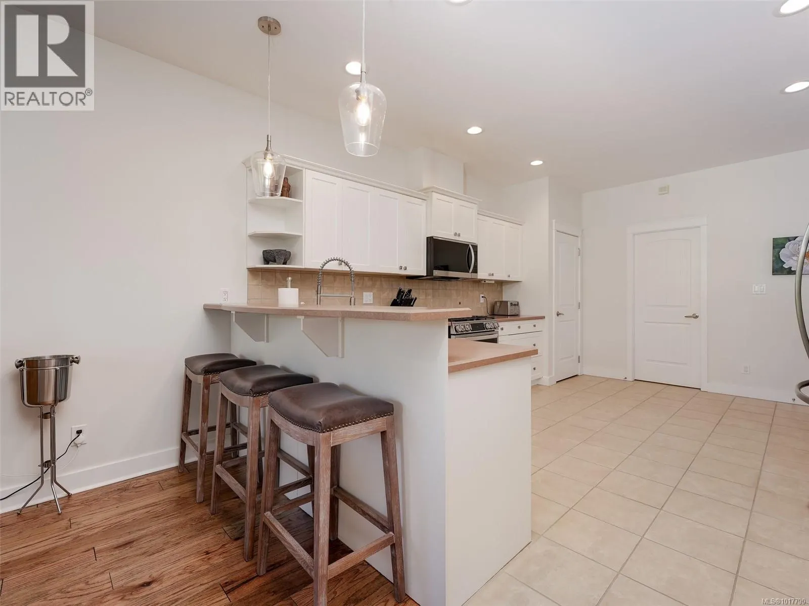 569 Caselton Pl