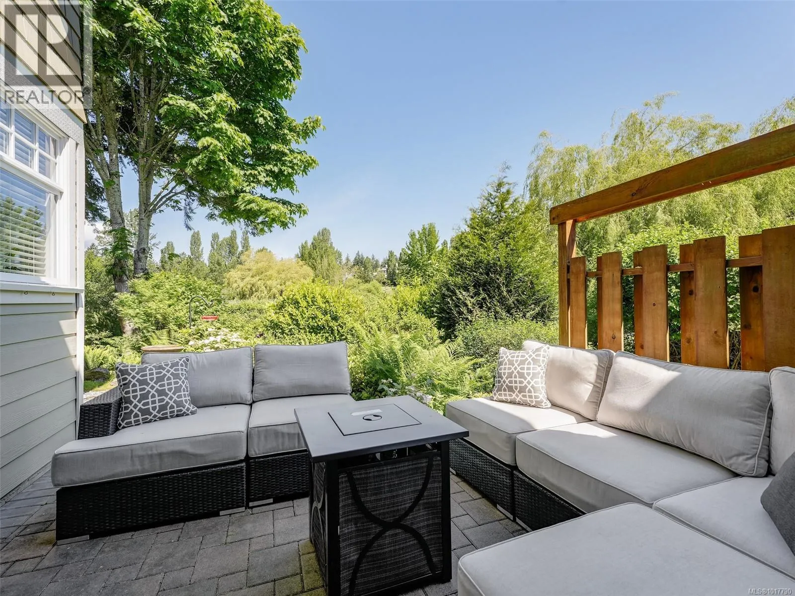 569 Caselton Pl