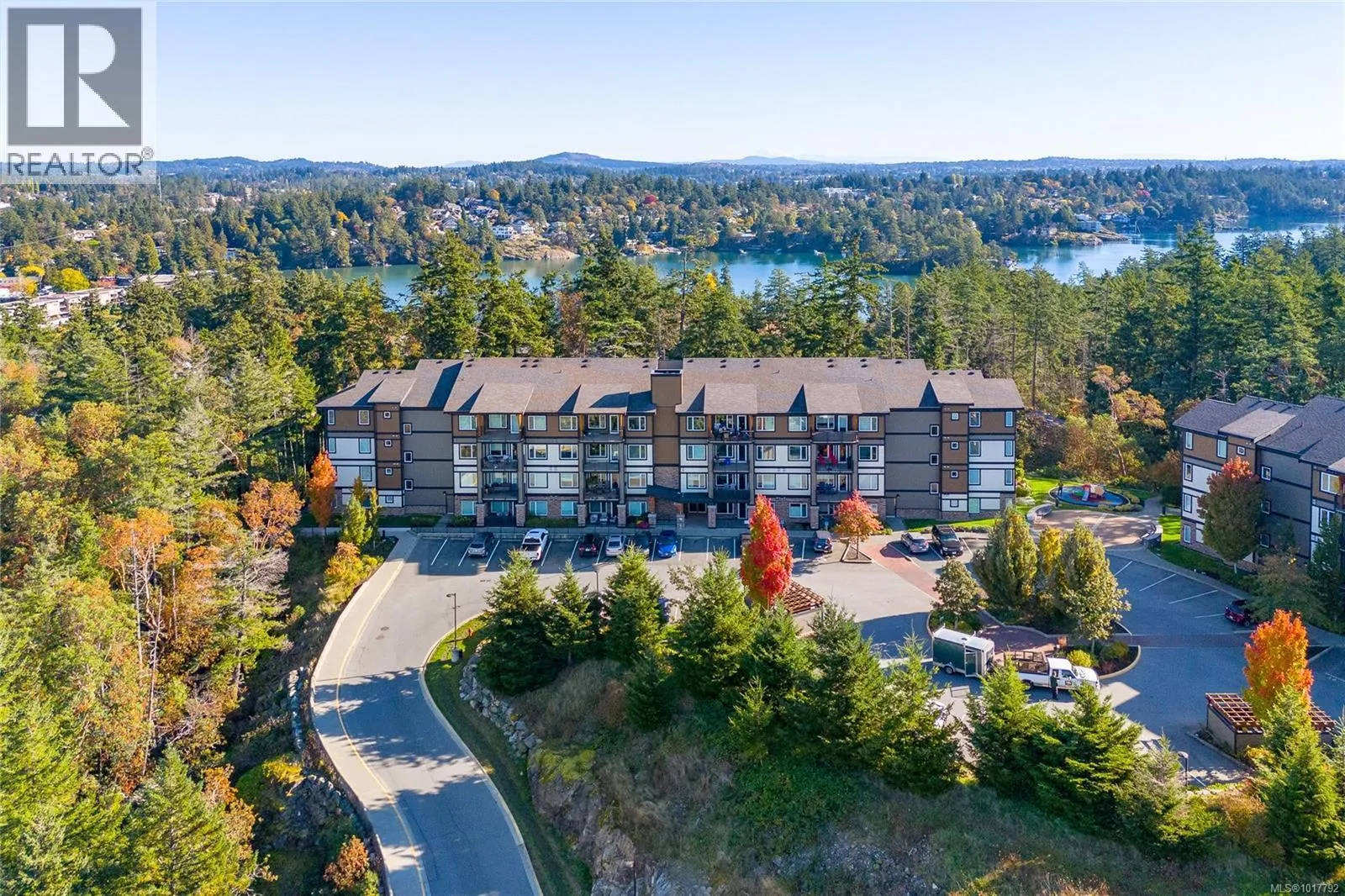 201 290 Wilfert Rd