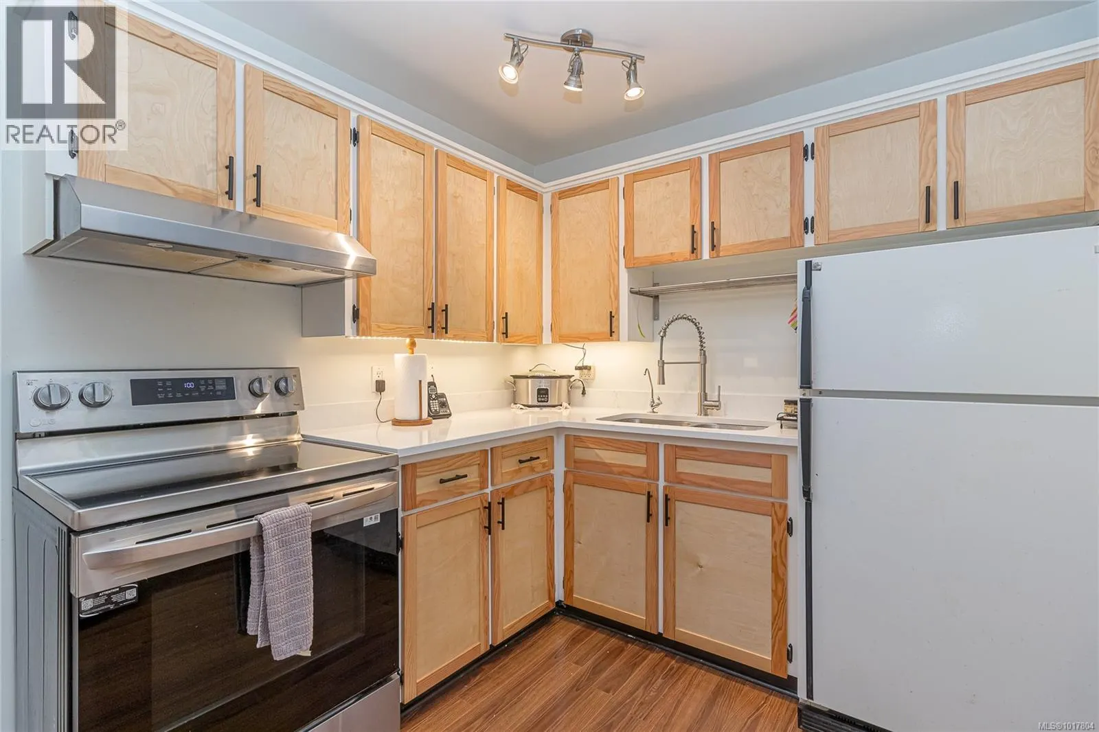 310 1490 Garnet Rd