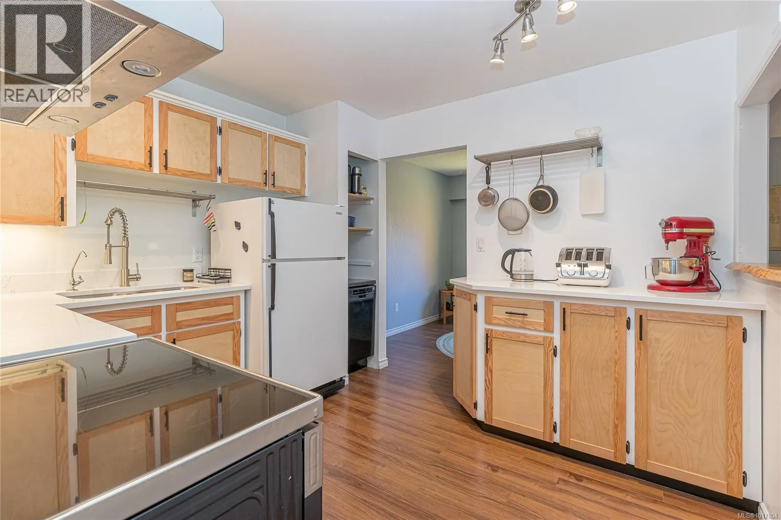 310 1490 Garnet Rd