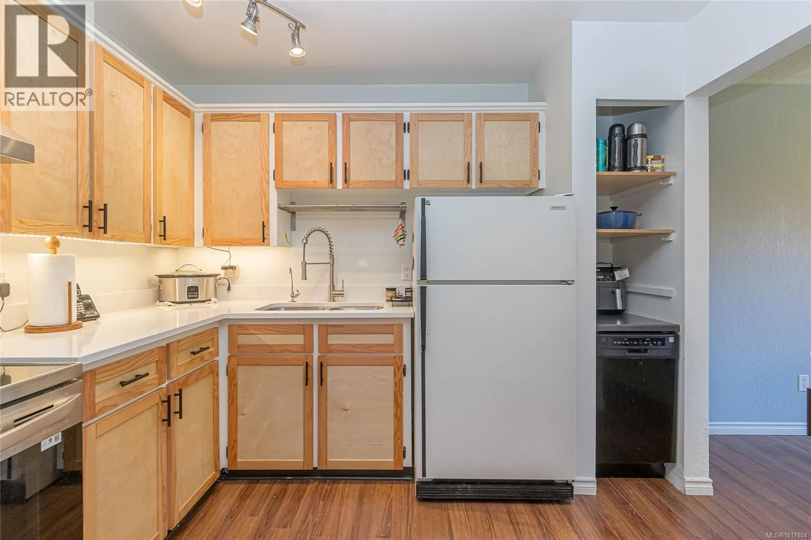 310 1490 Garnet Rd