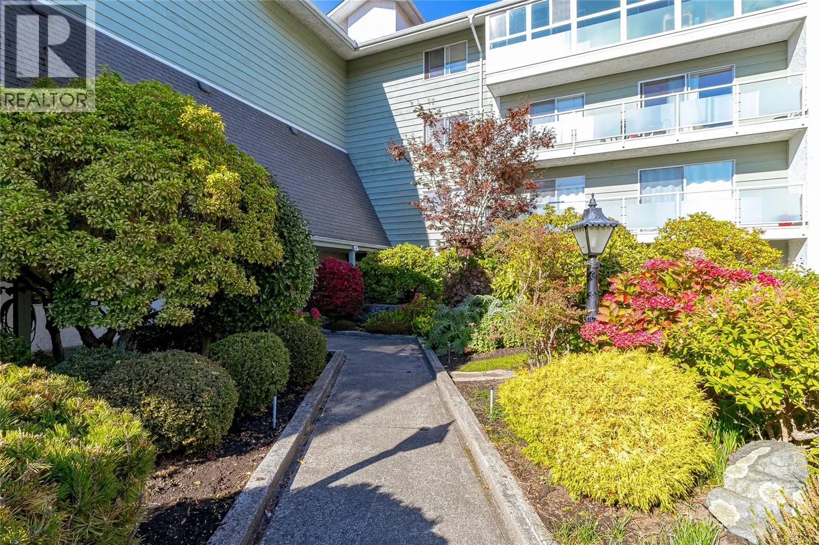 310 1490 Garnet Rd
