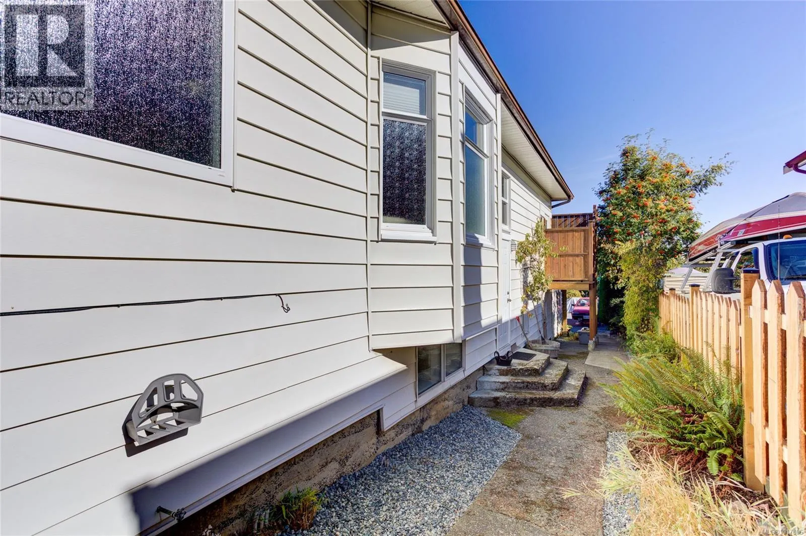 58 Pine St