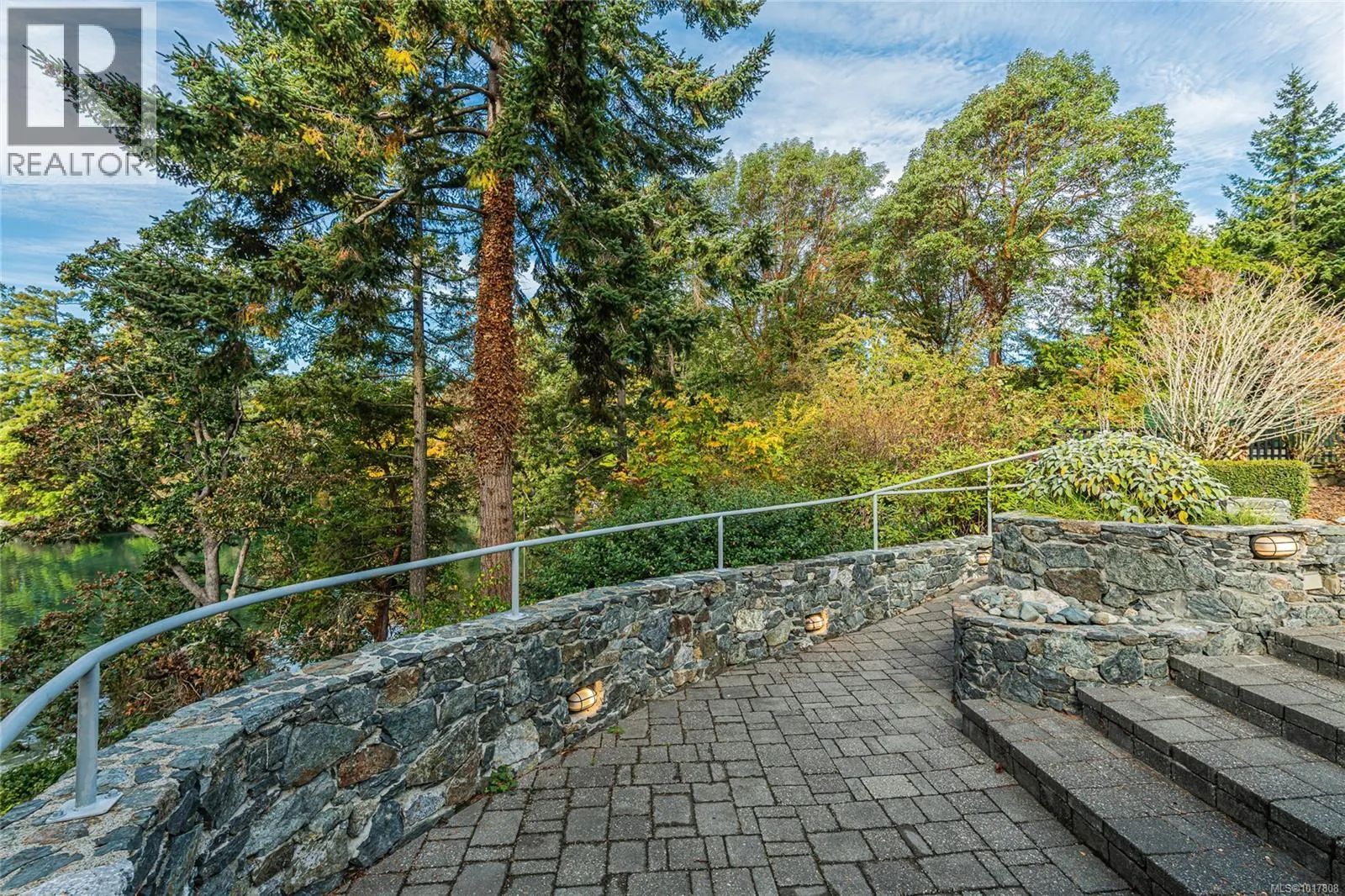 7 Governors Point Rd
