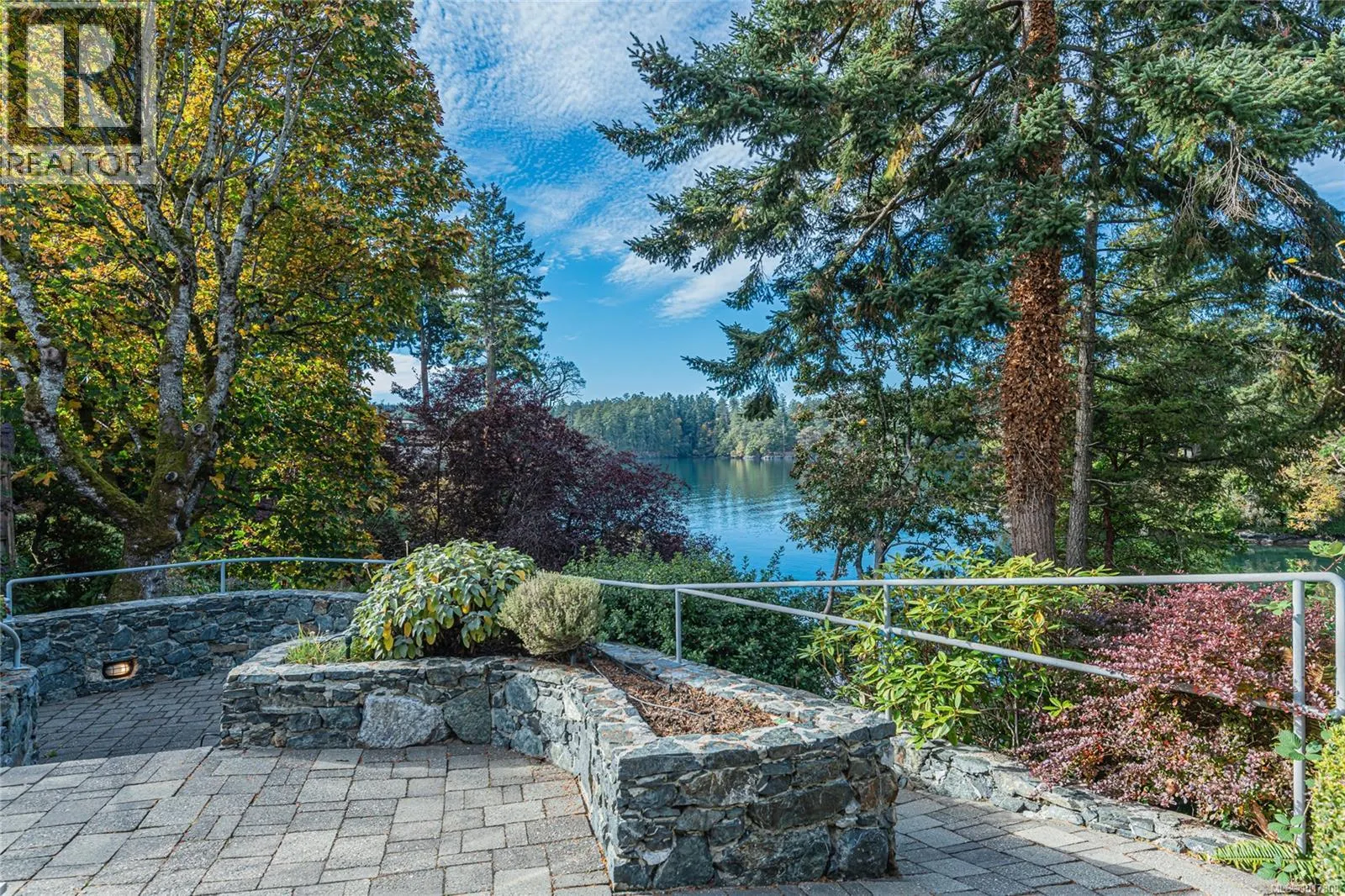 7 Governors Point Rd