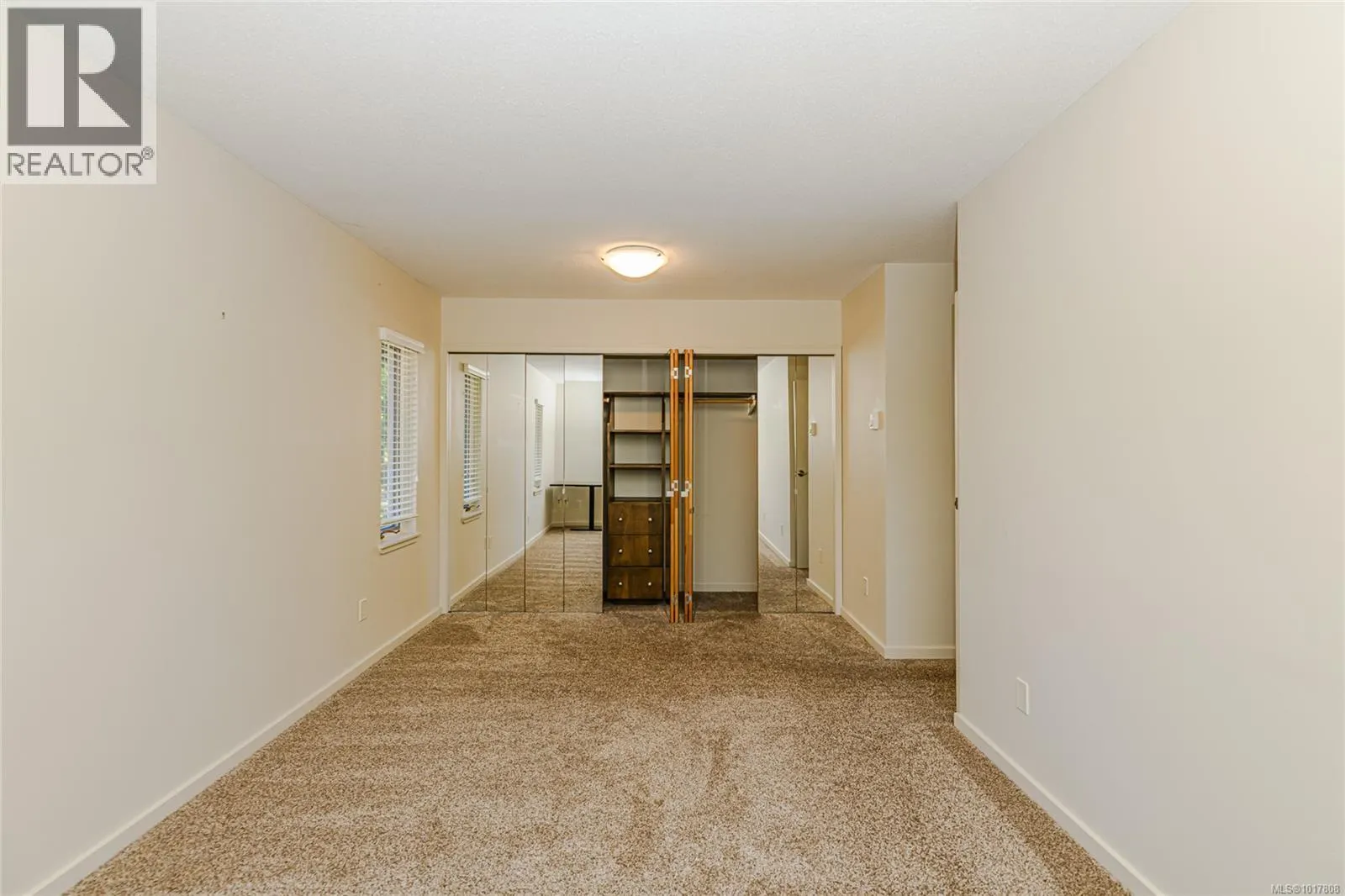 7 Governors Point Rd