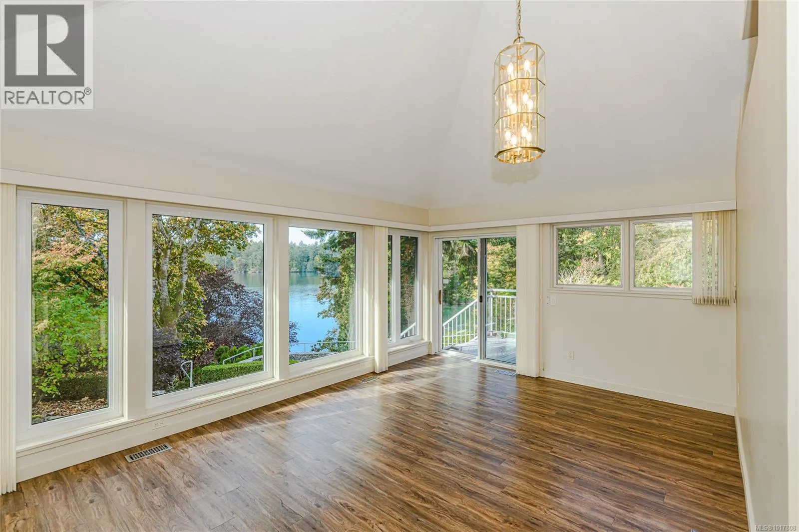 7 Governors Point Rd