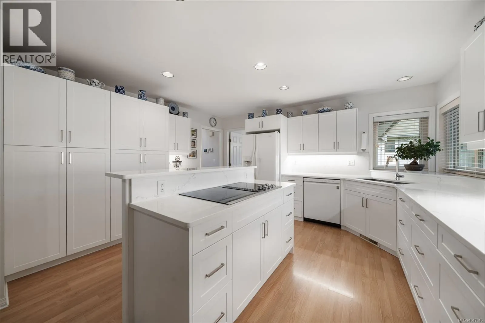 1741 Barrie Rd