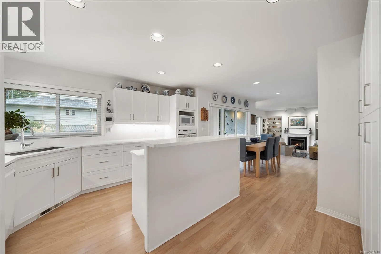 1741 Barrie Rd