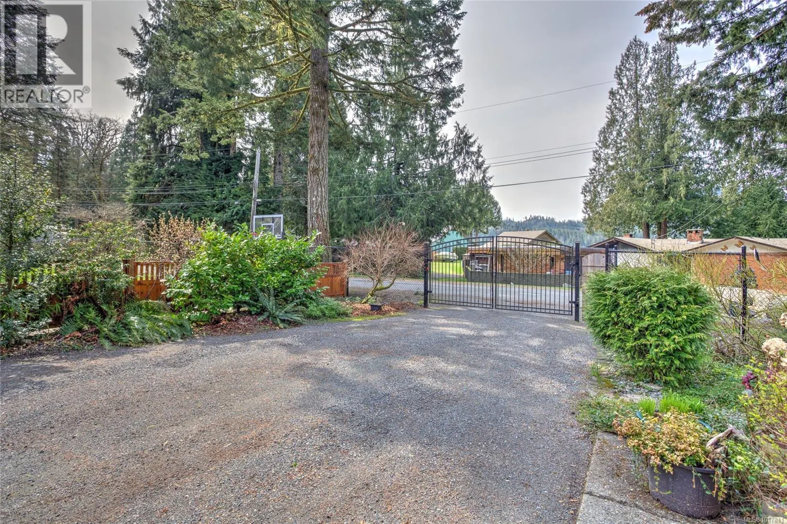 7777 Sunset Dr