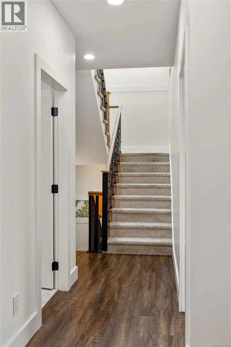 3346 Ravenwood Rd
