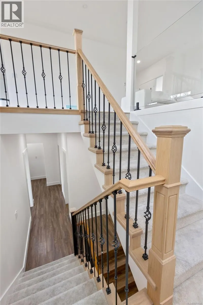 3346 Ravenwood Rd