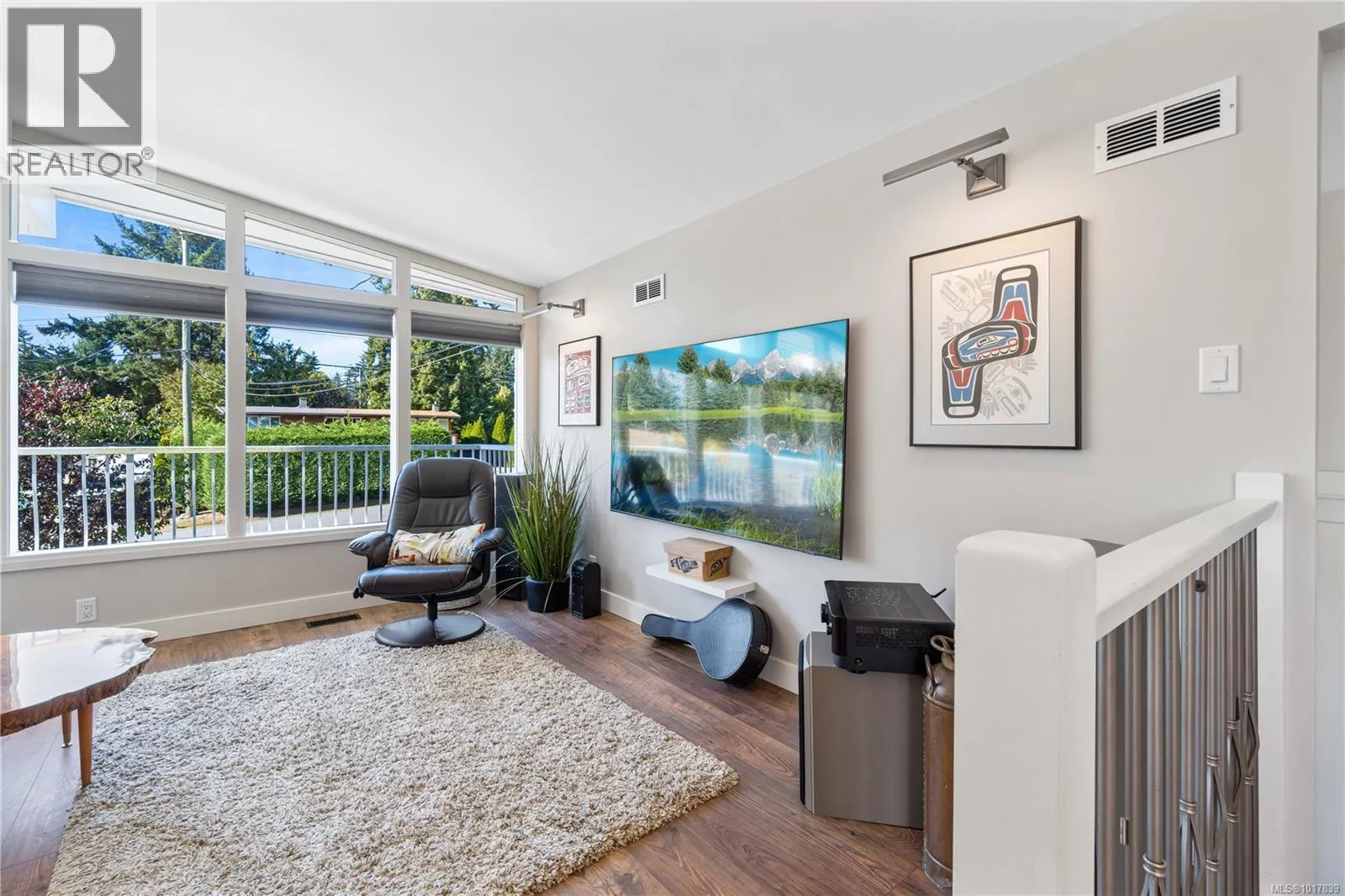 1201 Thunderbird Dr