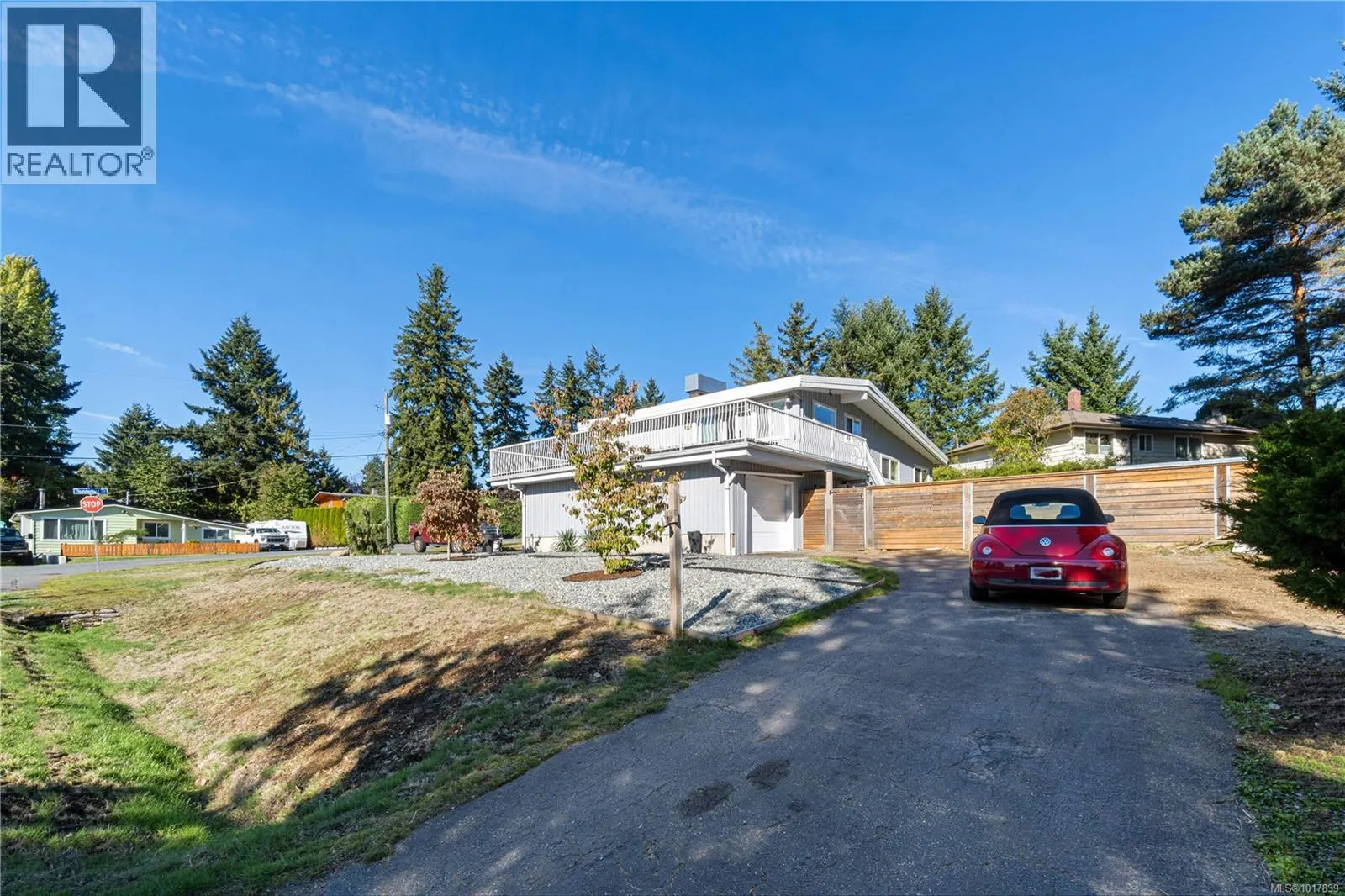 1201 Thunderbird Dr