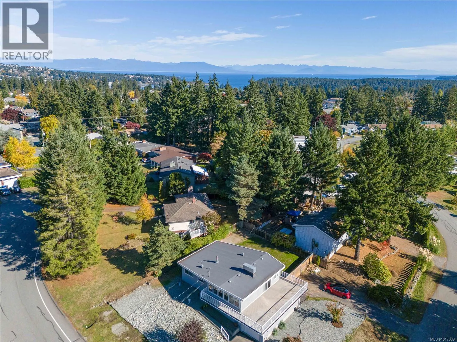 1201 Thunderbird Dr