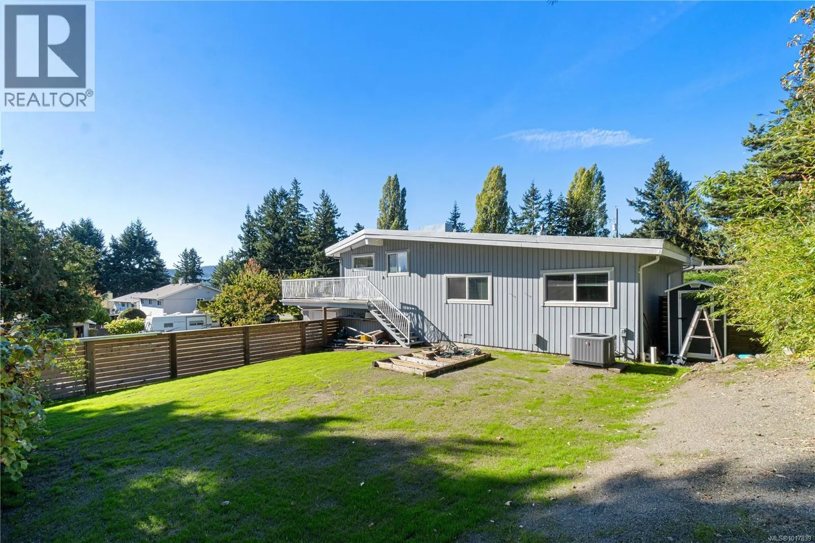 1201 Thunderbird Dr