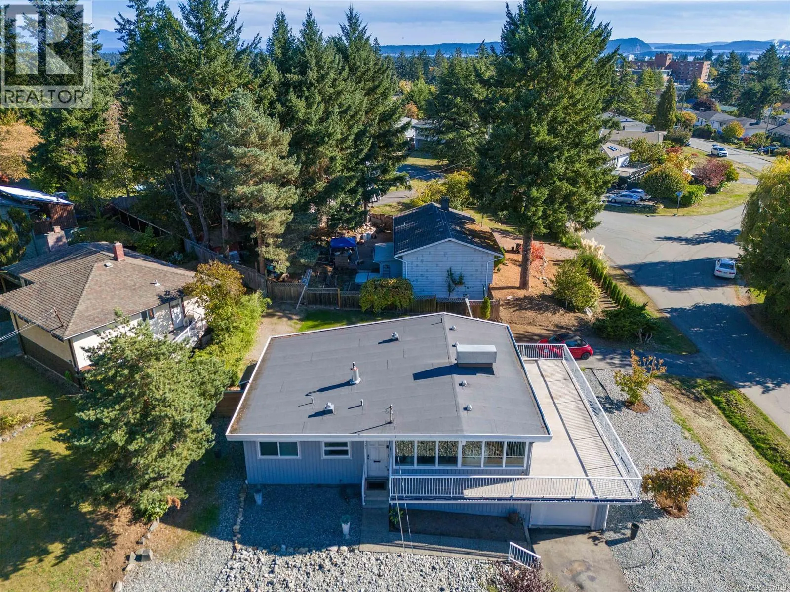 1201 Thunderbird Dr