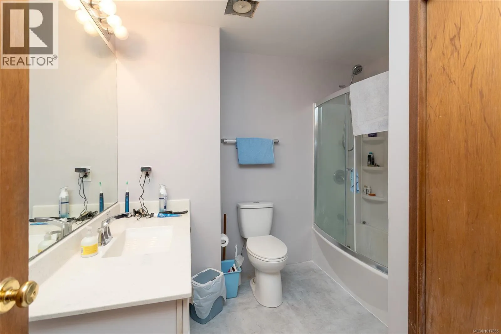 3359 Summerhill Cres