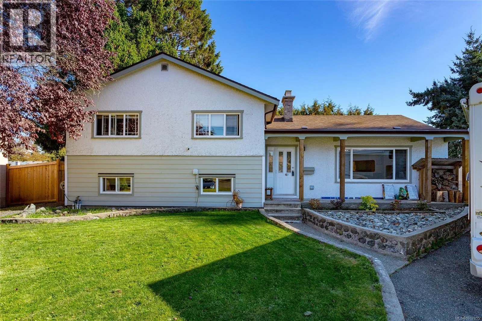 3359 Summerhill Cres