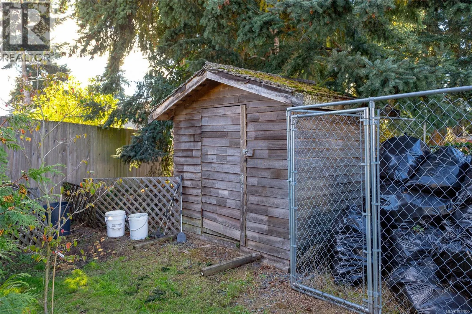 3359 Summerhill Cres