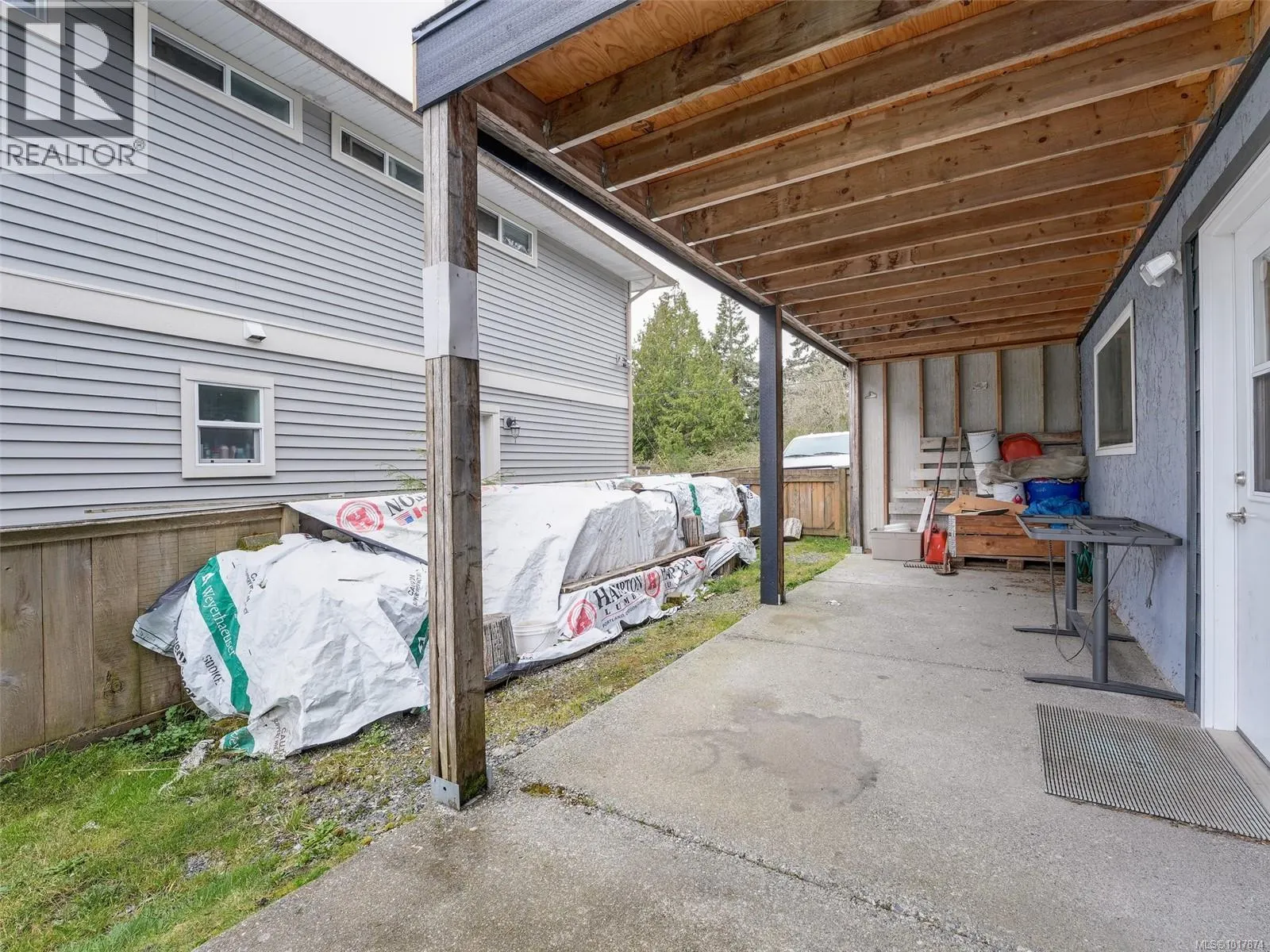 6989 Grant Rd W