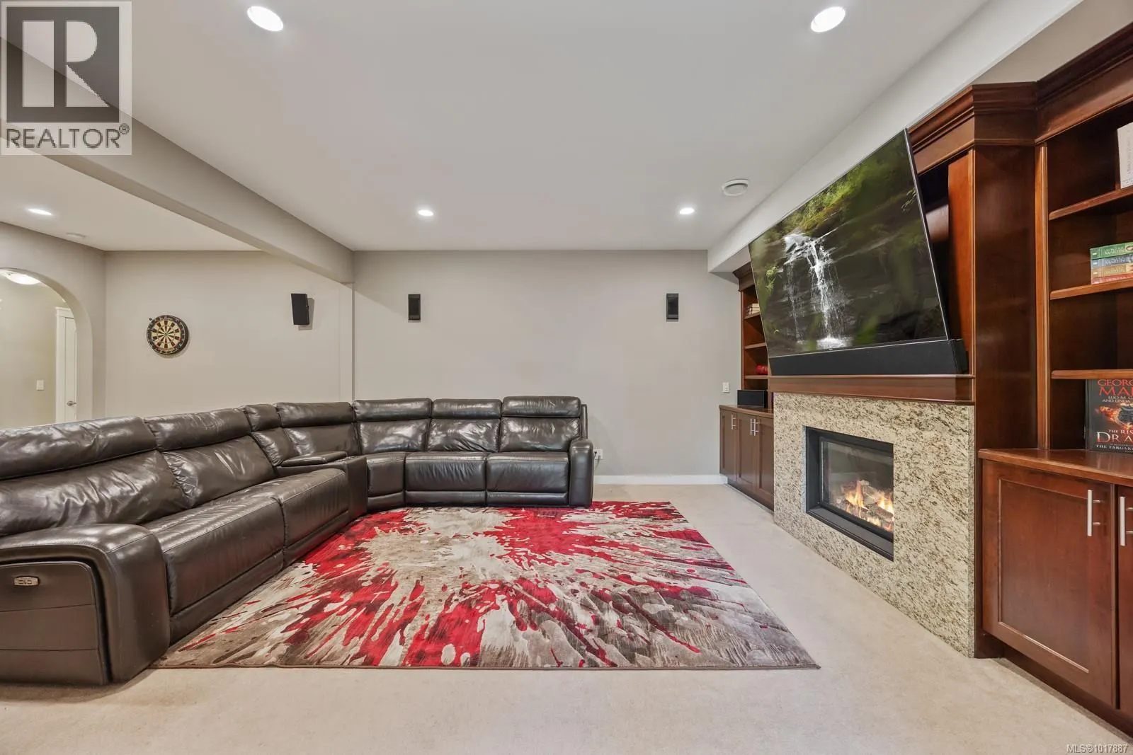 3101 Klanawa Cres
