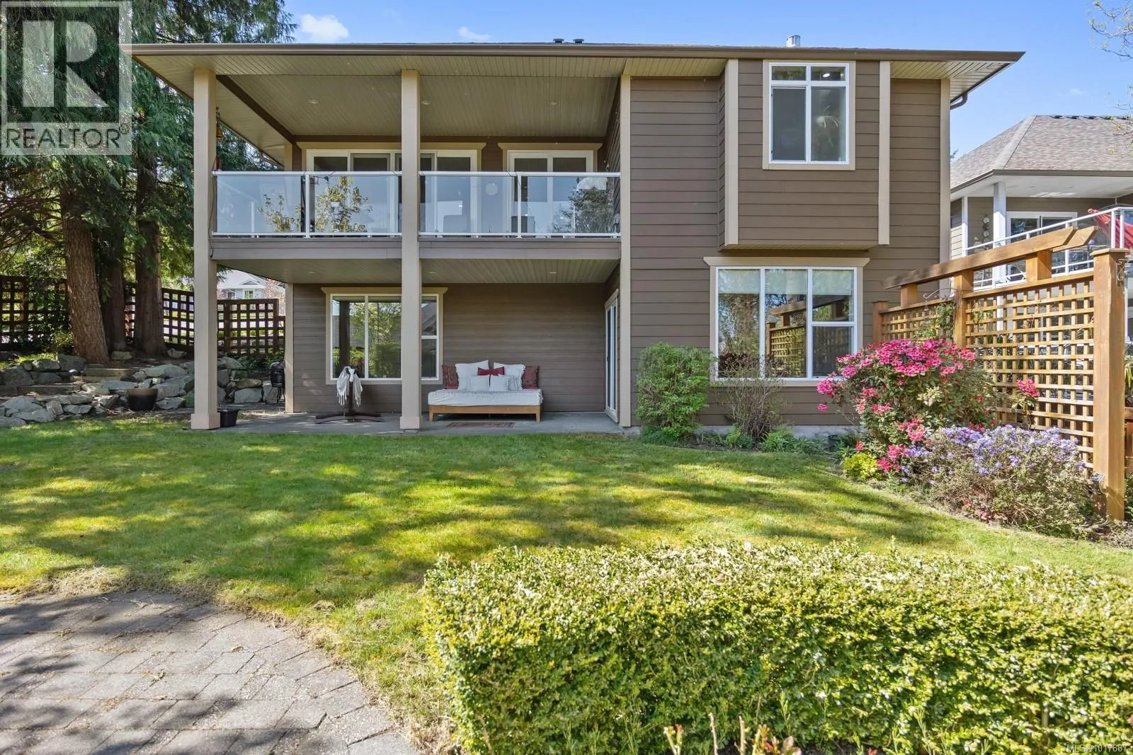 3101 Klanawa Cres