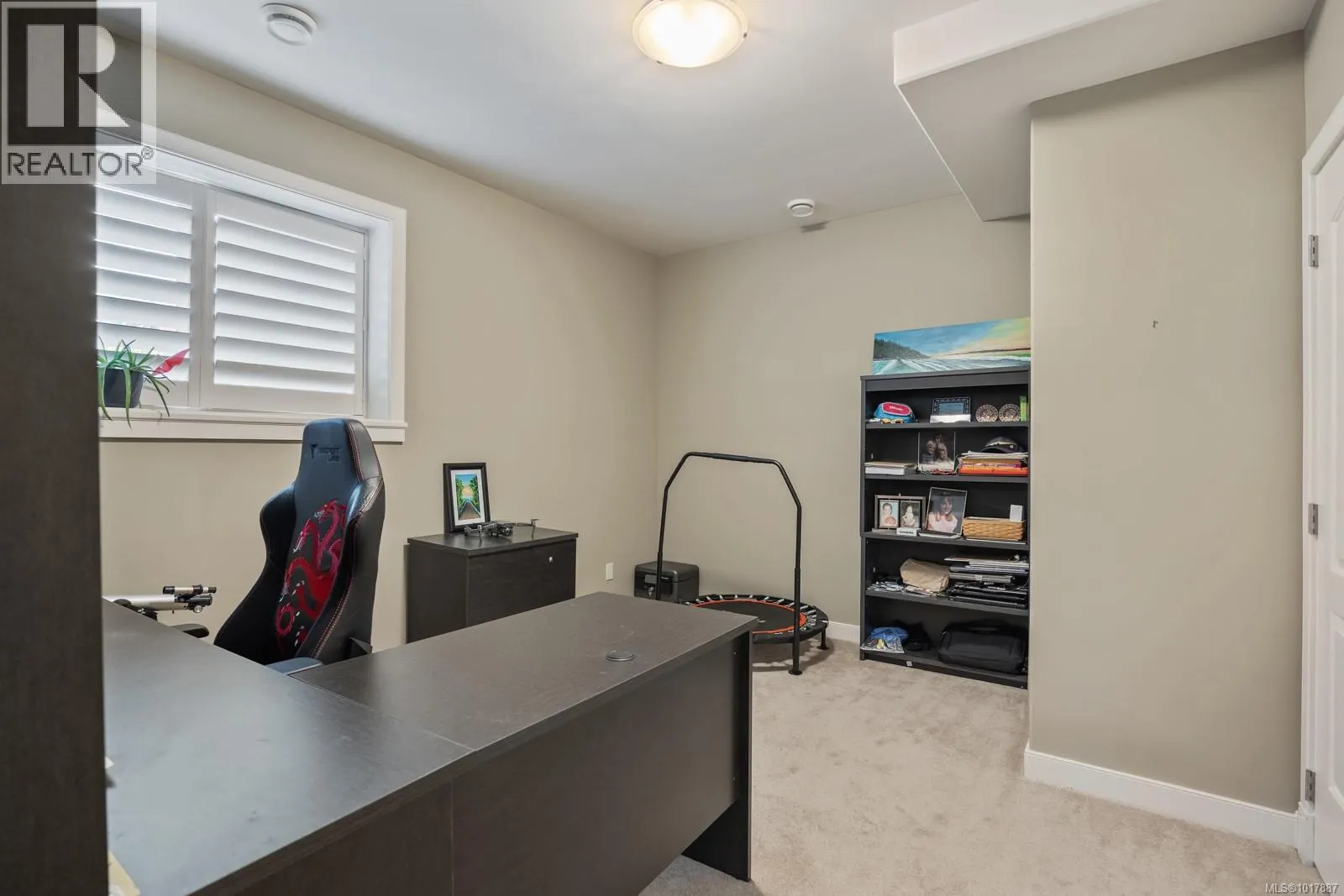 3101 Klanawa Cres