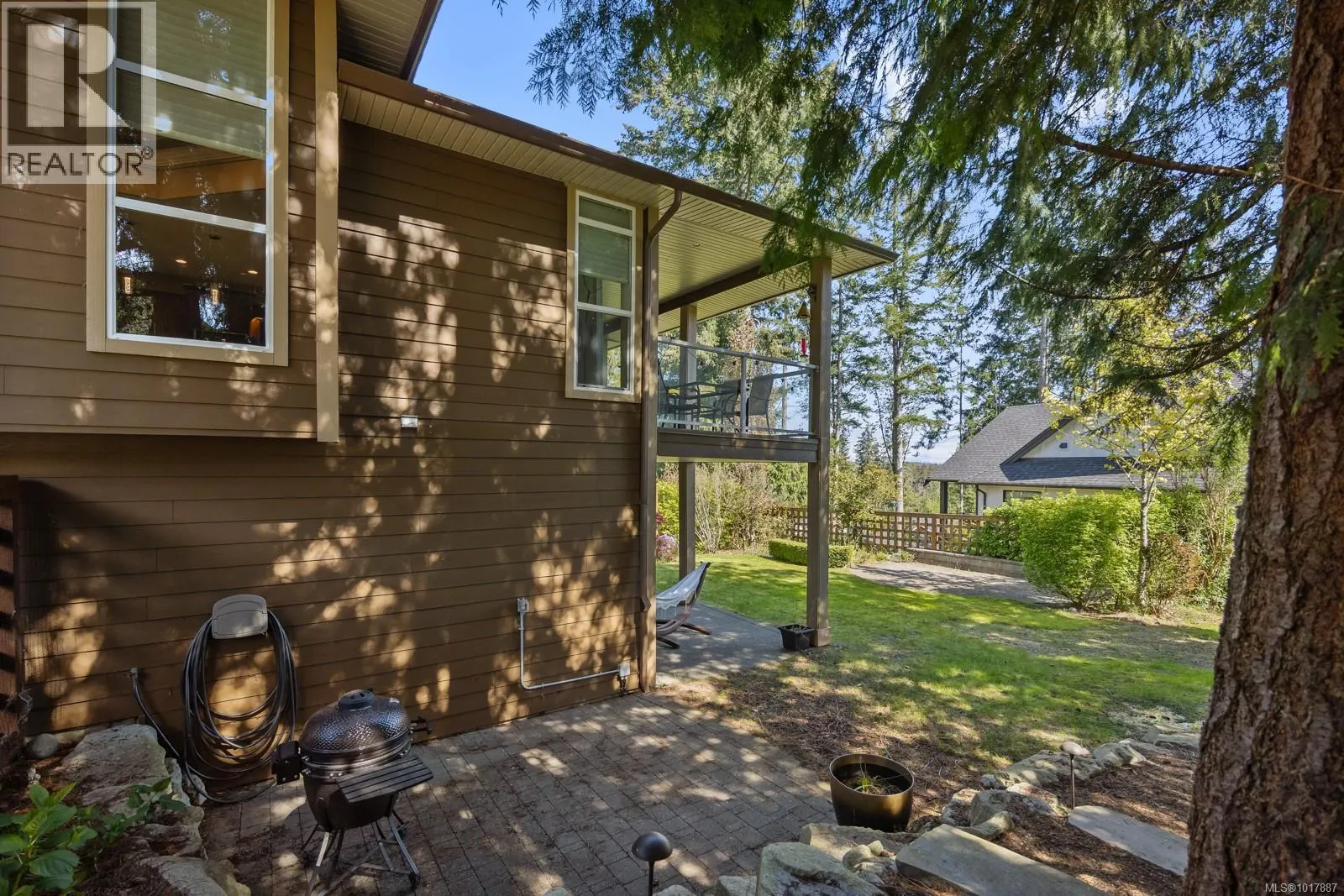 3101 Klanawa Cres