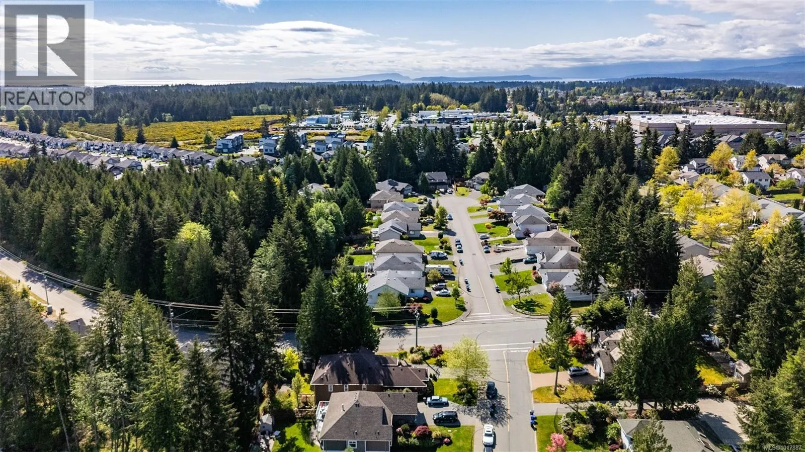 3101 Klanawa Cres