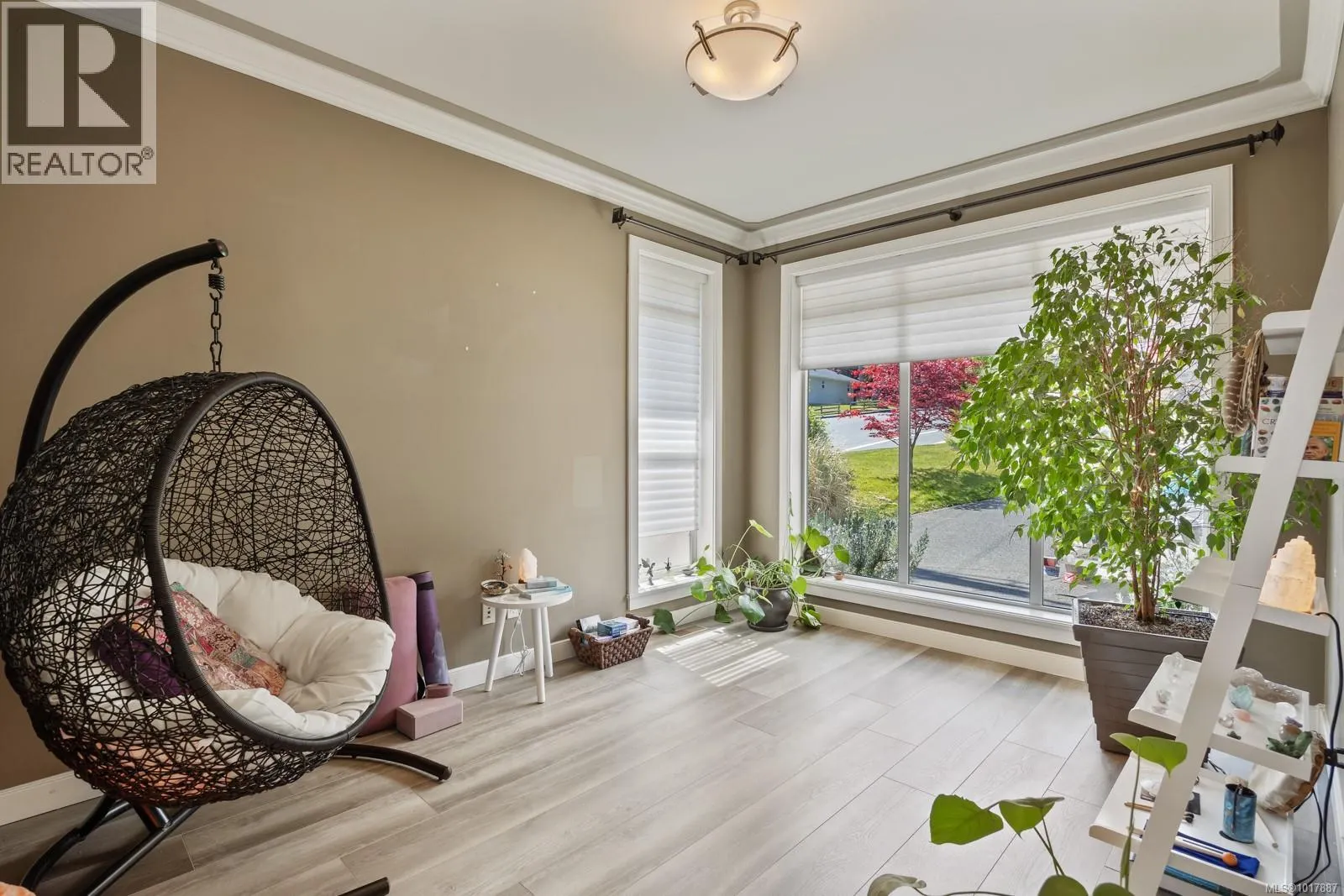 3101 Klanawa Cres