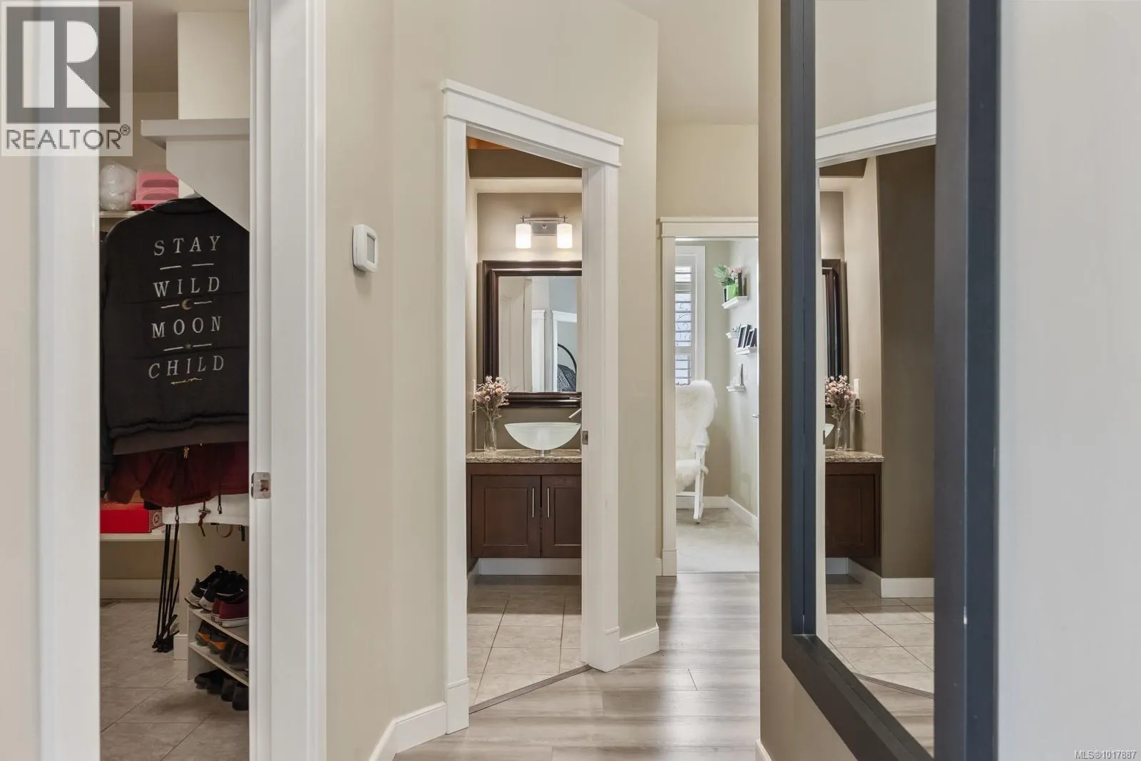 3101 Klanawa Cres