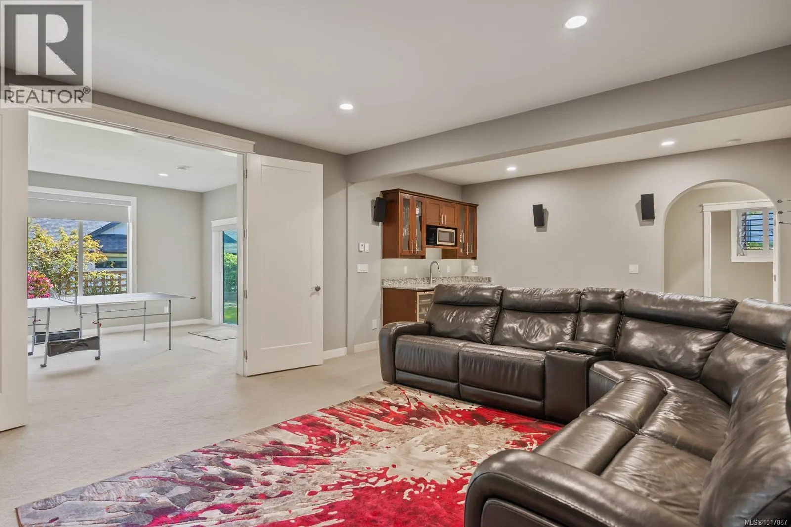 3101 Klanawa Cres