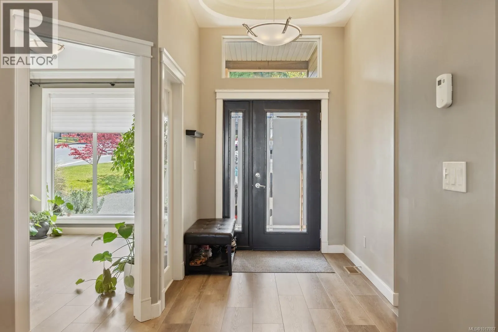 3101 Klanawa Cres