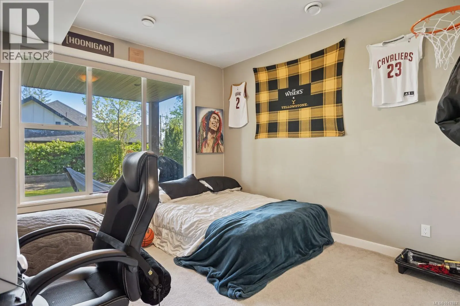 3101 Klanawa Cres