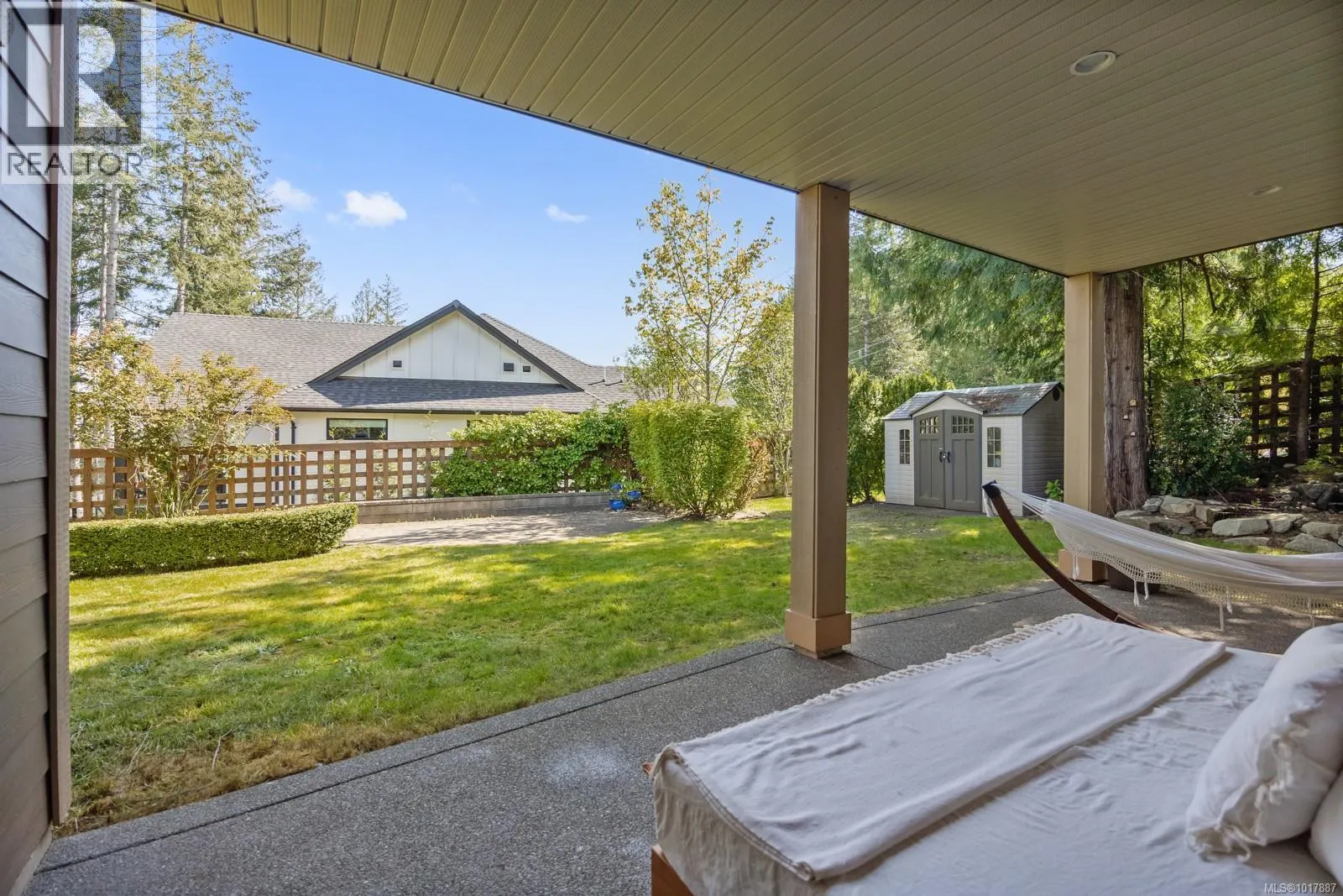 3101 Klanawa Cres
