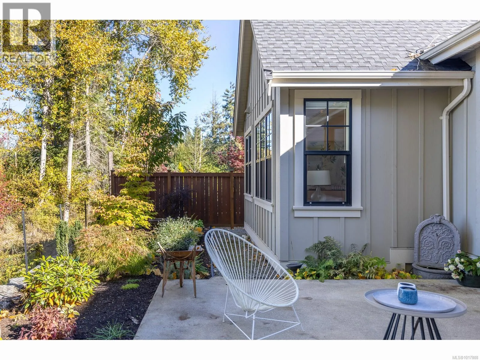 871 CLAYMORE Cres