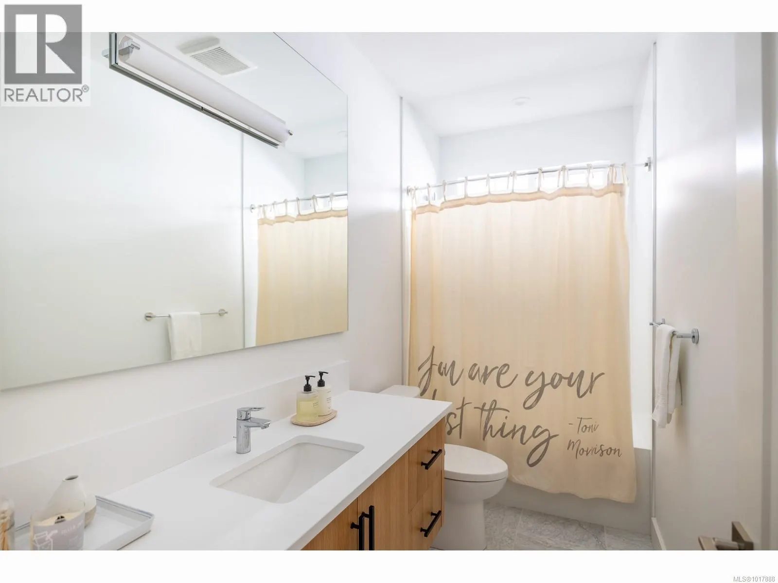 871 CLAYMORE Cres