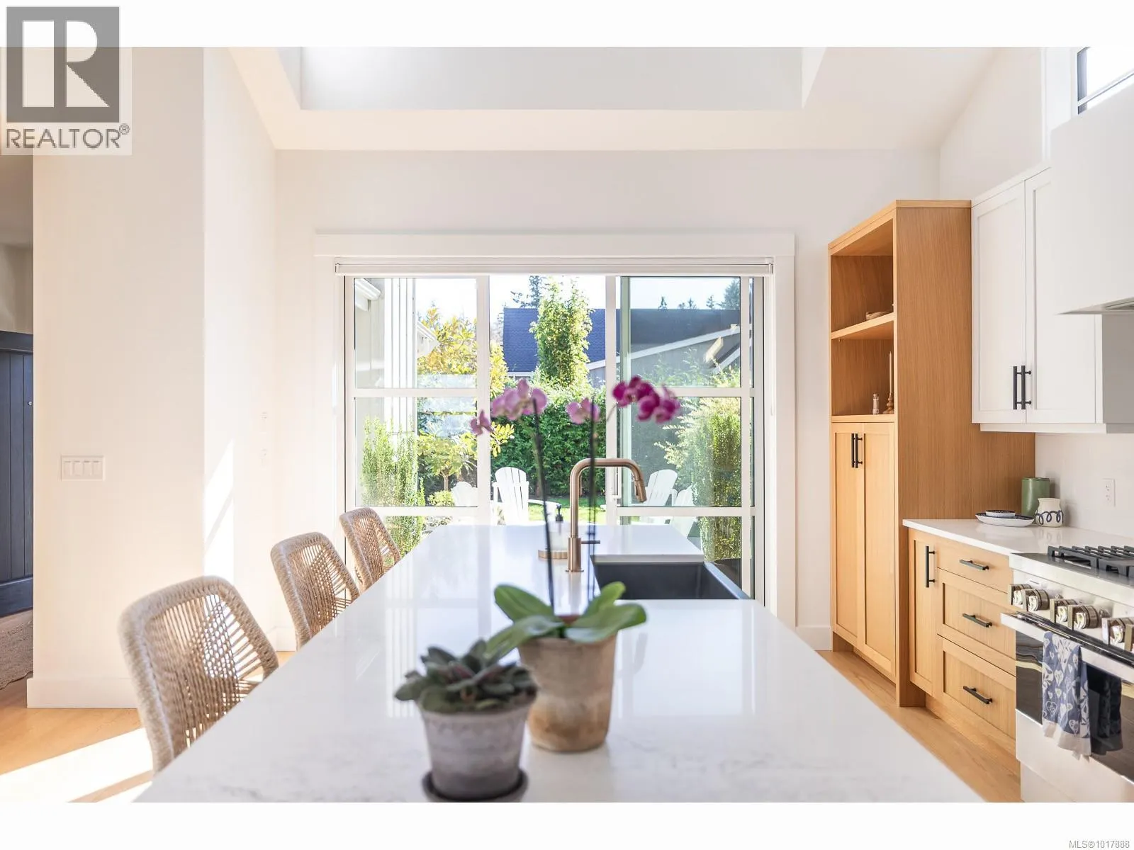 871 CLAYMORE Cres
