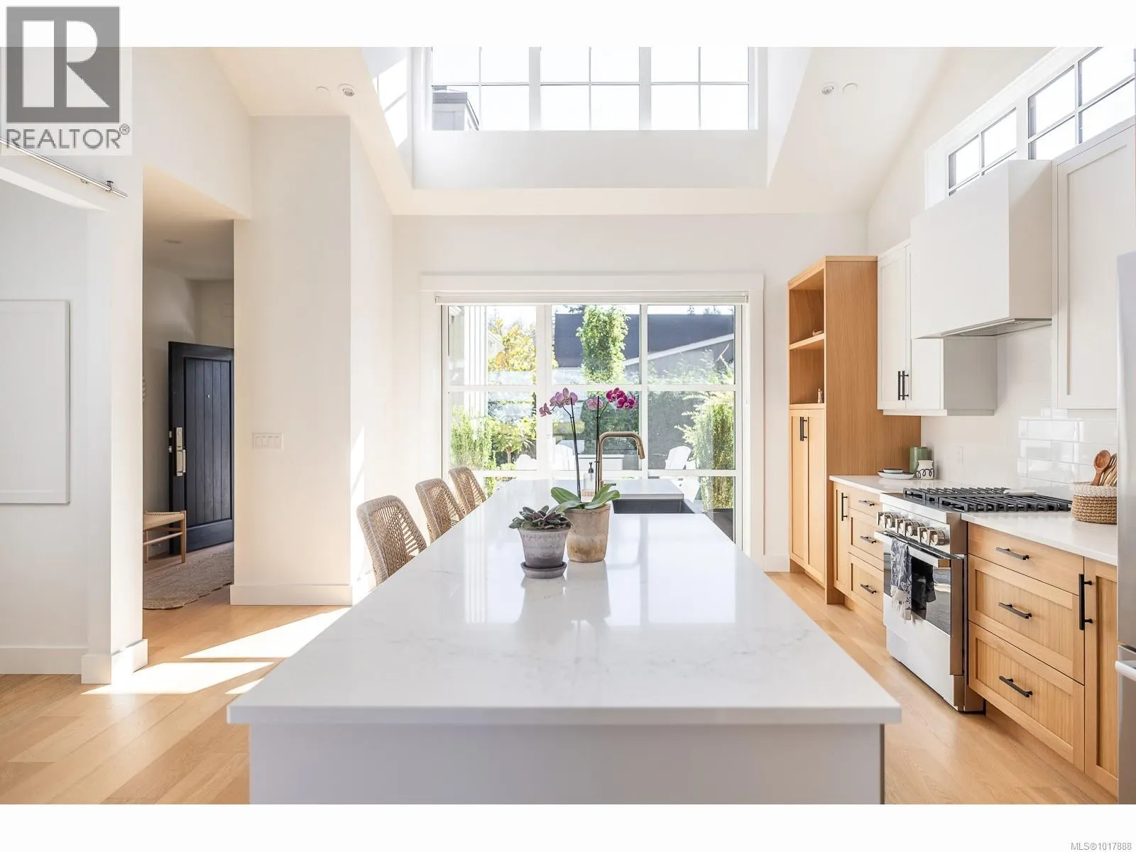 871 CLAYMORE Cres