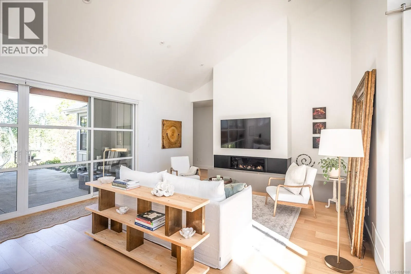 871 CLAYMORE Cres