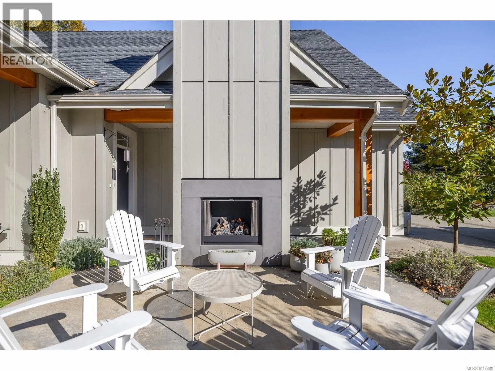 871 CLAYMORE Cres