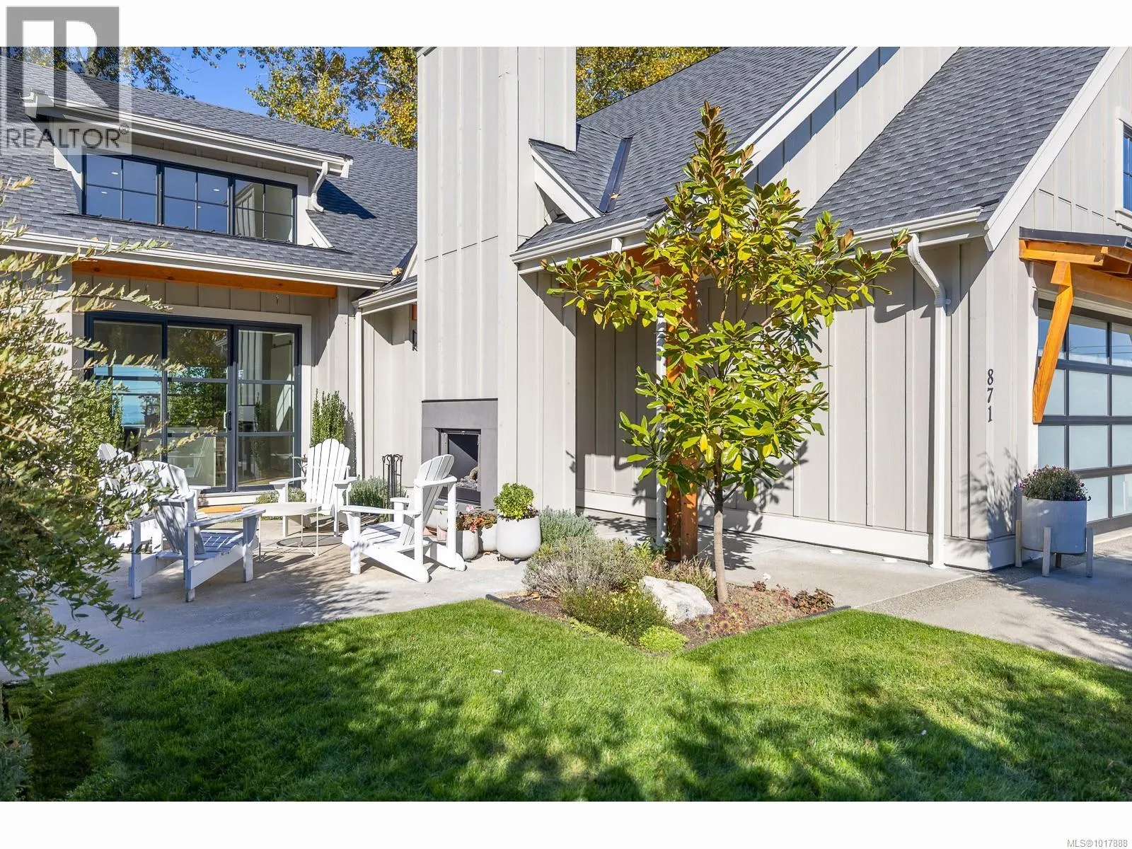 871 CLAYMORE Cres