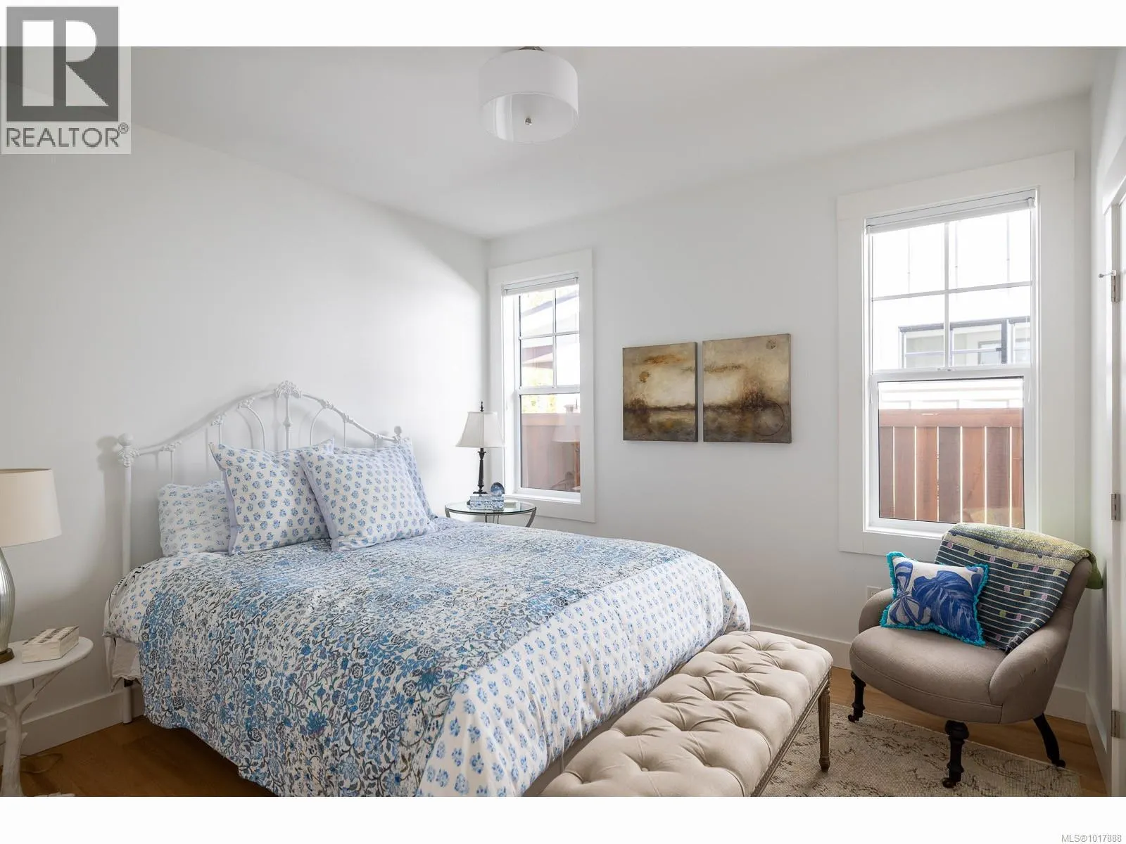 871 CLAYMORE Cres