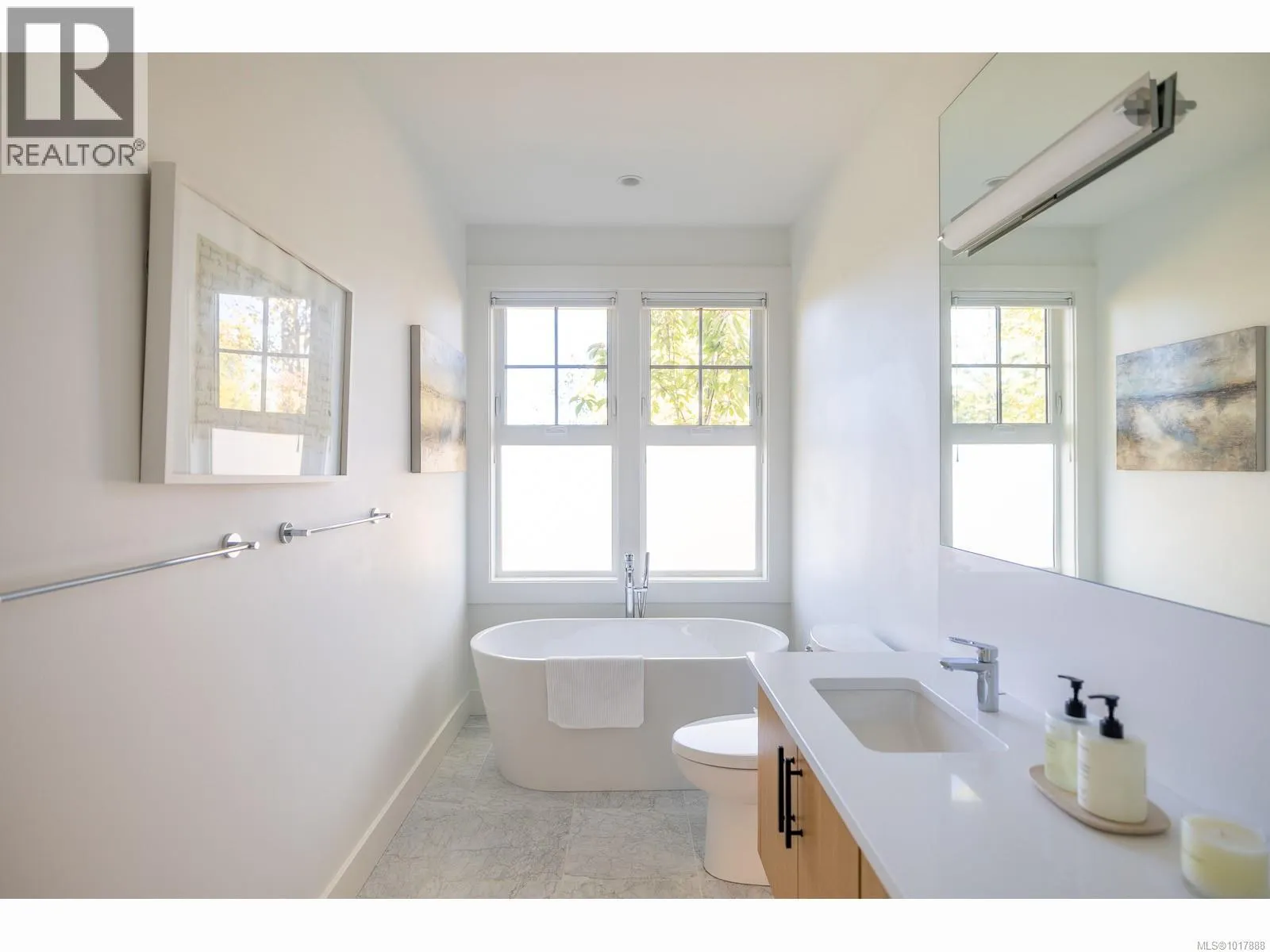 871 CLAYMORE Cres