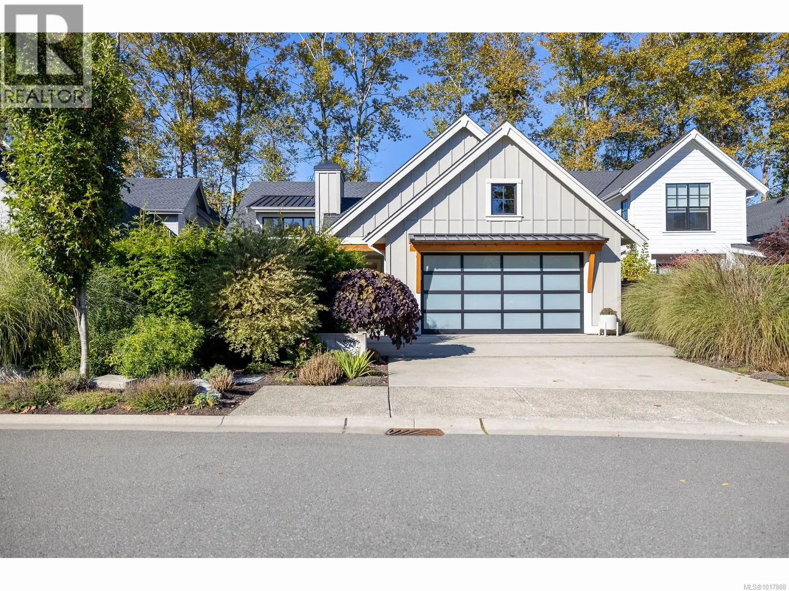871 CLAYMORE Cres