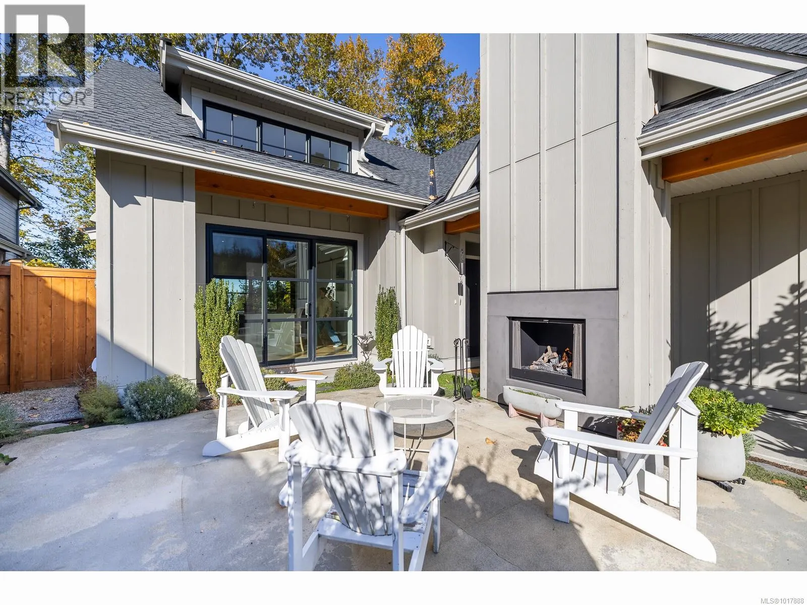 871 CLAYMORE Cres